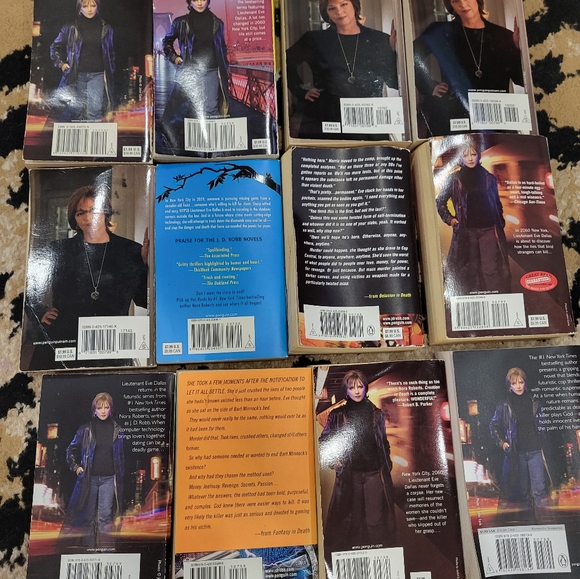 J.D. Robb Paperback Lot #1 - Picture 3 of 3